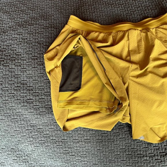 Lululemon Men's L Running Short w/Lining--mustard - Picture 2 of 3